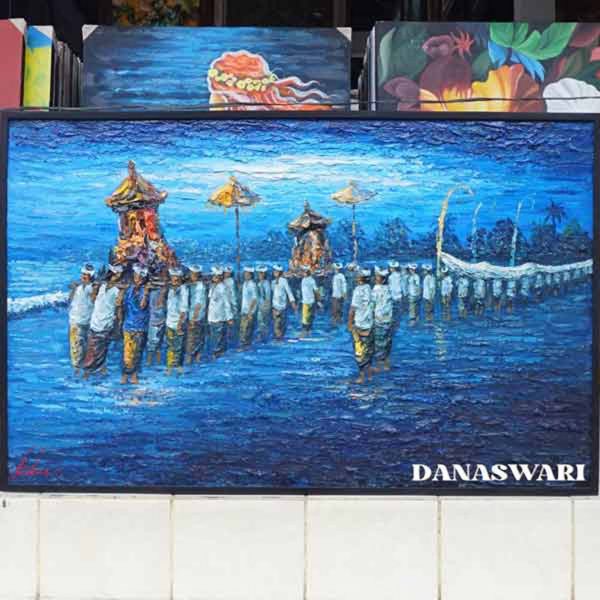 Journey to Purity depicts the Melasti ritual, a Balinese tradition of purification, expressed through the technique of oil on canvas. Dark blue tones dominate the composition, creating a sacred, calm, and contemplative atmosphere, as if inviting viewers to immerse themselves in a spiritual journey toward purity. Journey to Purity Painting-DSW4-1353